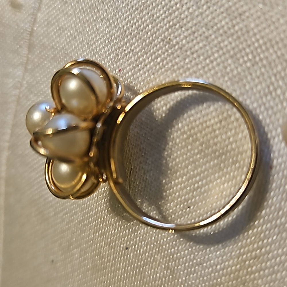 Gold-tone with Pearls Bracelet, Brooch, and Ring Set - Picture 6 of 8
